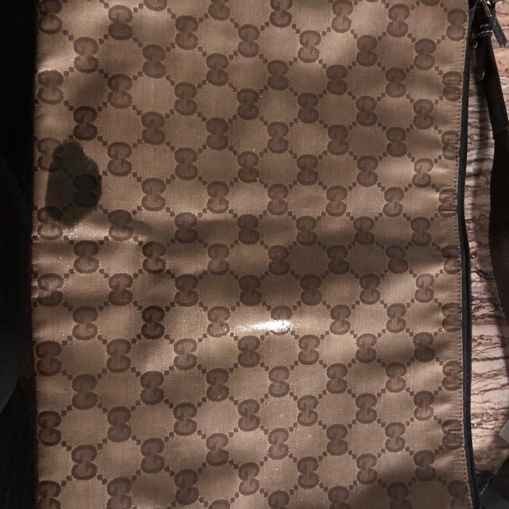 Authentic Gucci Messenger Bag - Picture 3 of 7